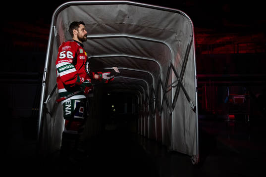 Frölundas Jonathan Sigalet innan ishockeymatchen i SHL