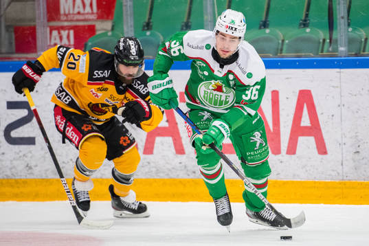 Rögles Filip Karlsson och Luleås Jack Connolly