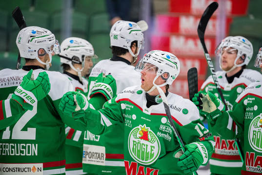 Rögles Simon Ryfors jublar