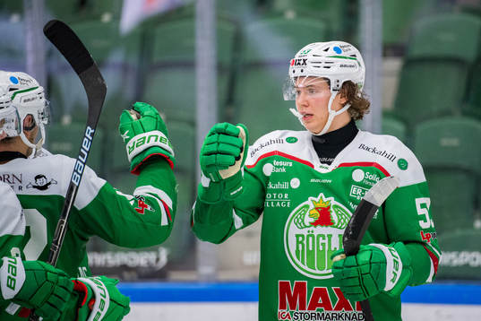 Rögles Moritz Seider jublar