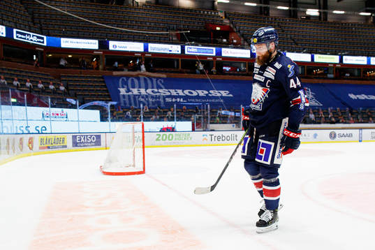 Linköpings Jonas Junland deppar