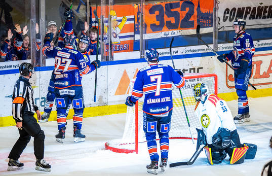 Växjös Victor Stjernborg jublar