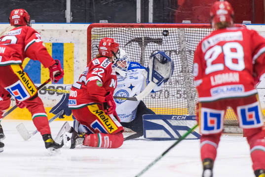 Modos Jaycee Magwood gör mål