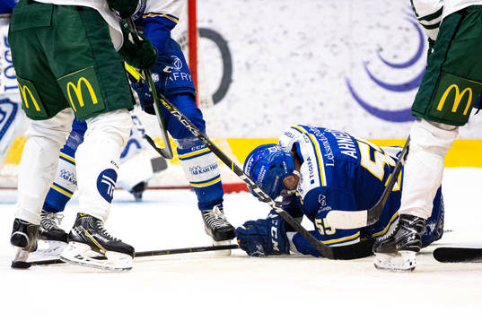 Leksands Jonas Ahnelöv har ont