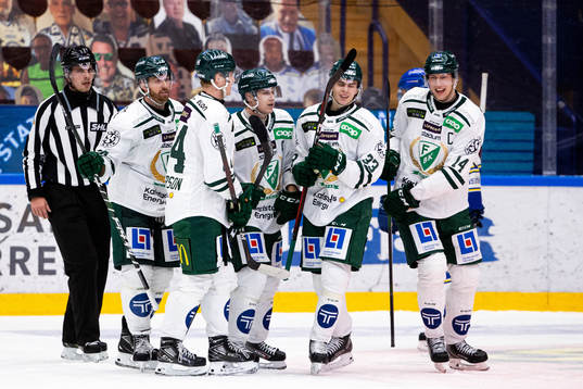 Färjestads Victor Ejdsell jublar