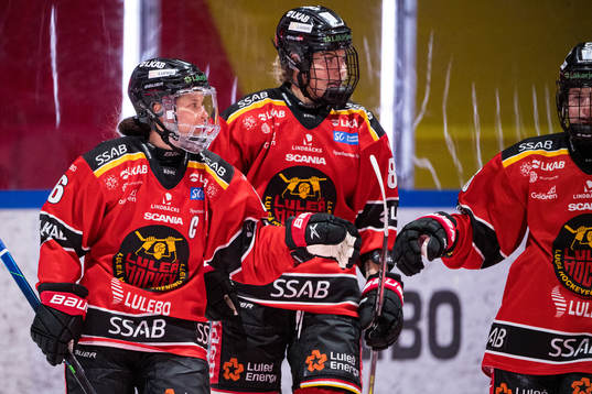 Luleås Jenni Hiirikoski jublar