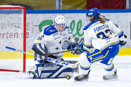 Leksands målvakt Amanda Johansson och Leksands Sarah Foster