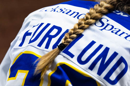 Detaljbild av Leksands Andrine Furulunds fläta