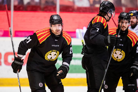 Brynäs Patrik Berglund jublar