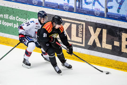 Linköpings Elliot Ekmark och Brynäs Tomi Sallinen