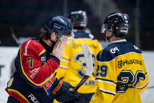 Djurgårdens Robert Nardella har ont