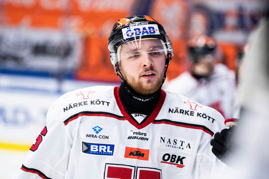 Örebros Robin Kovacs jublar