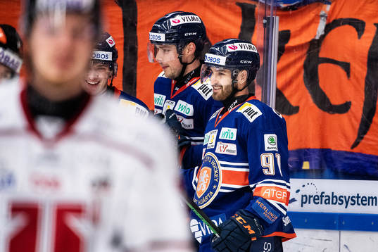 Växjös Andrew Calof jublar