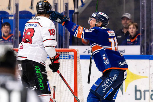 Växjös Richard Gynge jublar