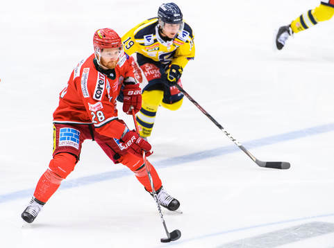 Modos Michael Boivin och Södertäljes Lucas Carlsson
