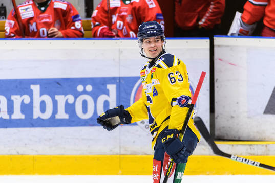 Södertäljes Axel Andersson jublar