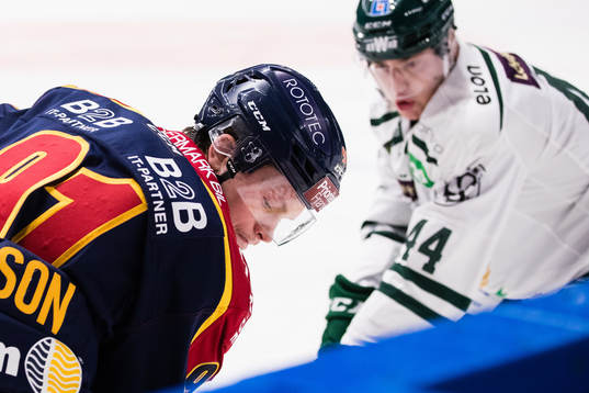 Djurgårdens Linus Andersson och Färjestads Jacob Peterson