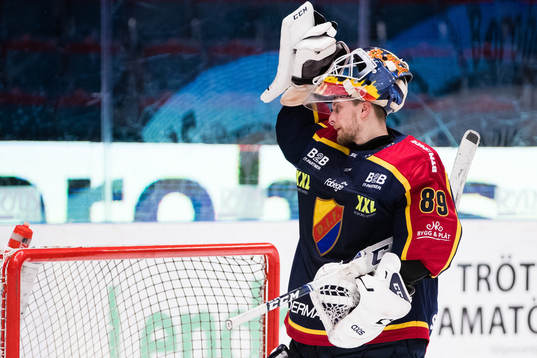 Djurgårdens målvakt Niklas Svedberg deppar