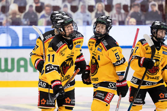 Luleås Josefine Hoegh Persson jublar