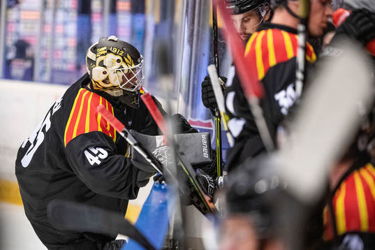 Brynäs målvakt Viktor Andrén byts ut