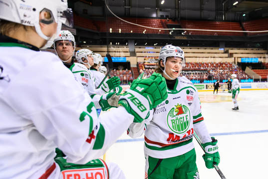 Rögles Moritz Seider jublar