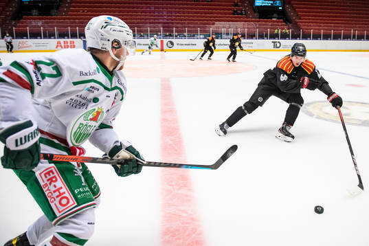 Rögles Kevin Wennström och Brynäs Lukas Pilö