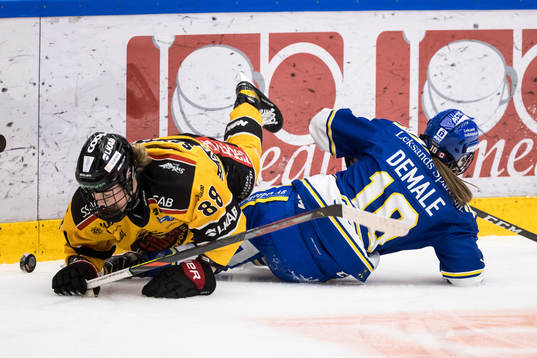 Luleås Ronja Savolainen och Leksands Shea Demale