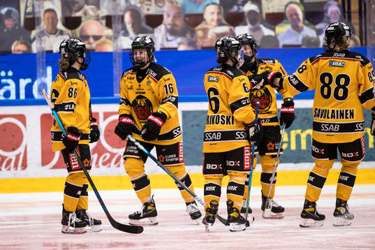 Luleås Petra Nieminen jubel