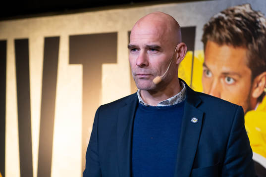 s general manager Peter Ekelund i HV71:s livestudio innan