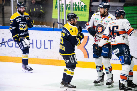 s Filip Sandberg och Växjös Ilari Melart