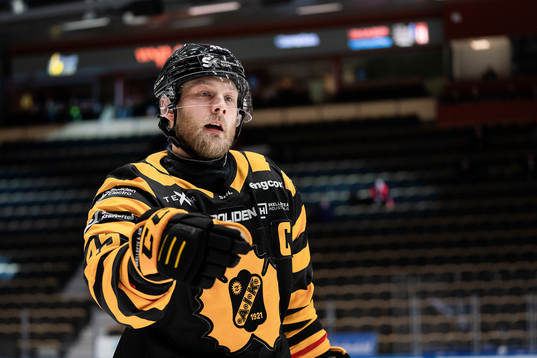 Skellefteås Oscar Möller jublar