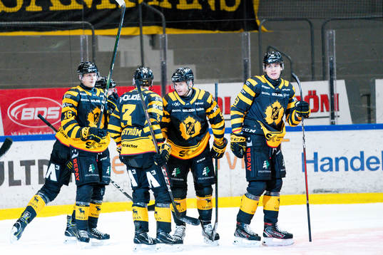 Skellefteås Petter Granberg jublar