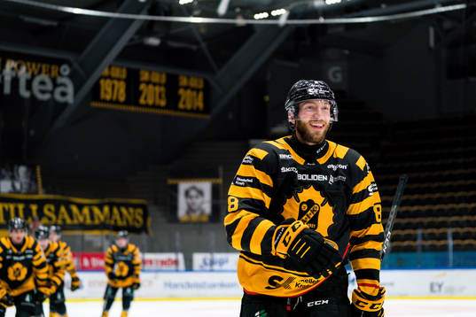 Skellefteås Petter Granberg jublar