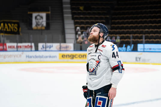 Linköpings Jonas Junland deppar