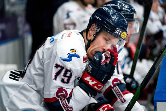 Linköpings Patrik Lundh  deppar