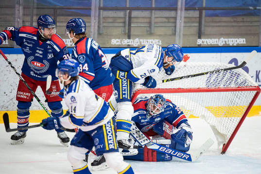 Oskarshamns målvakt Joe Cannata och Leksands Mattias Ritola