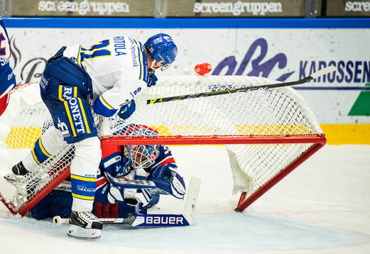 Oskarshamns målvakt Joe Cannata och Leksands Mattias Ritola