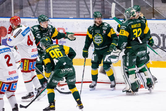 Björklövens Teemu Eronen irriterad