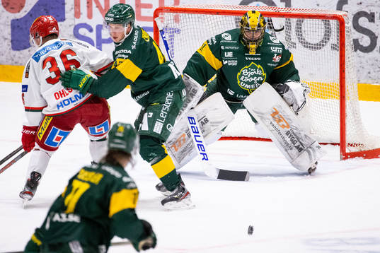 Björklövens målvakt Marcus Johansson blir inbytt