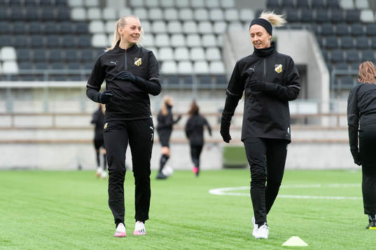 Stina Blackstenius och Emma Kullberg