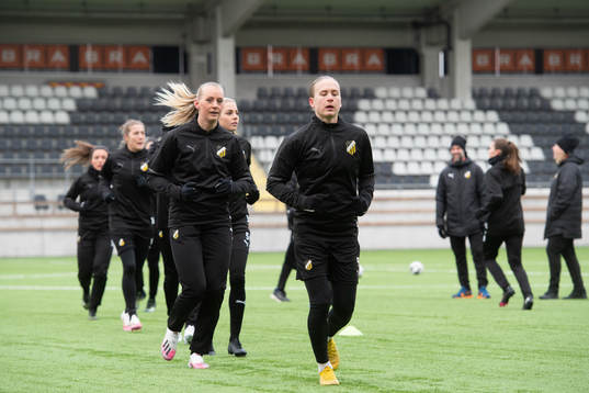 Stina Blackstenius och Filippa Curmark