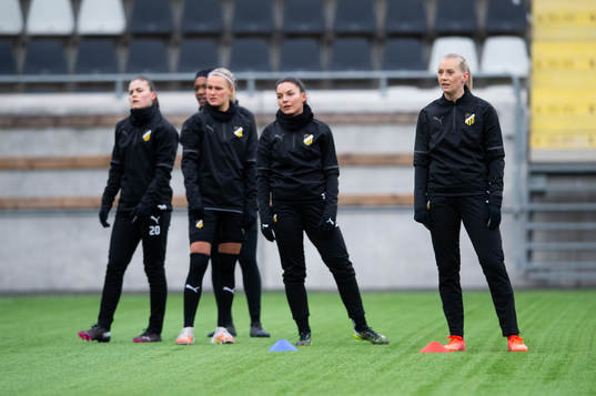Stina Blackstenius mfl