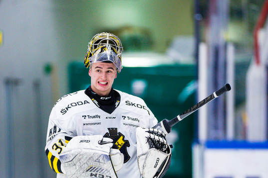 s målvakt Jesper Vikman deppar