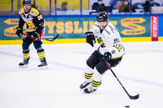 s Max Lindholm