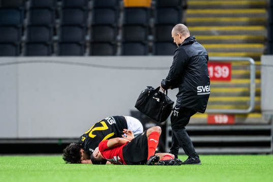 s Eric Kahl och Vasalunds Adam Id Salem får läkarvård