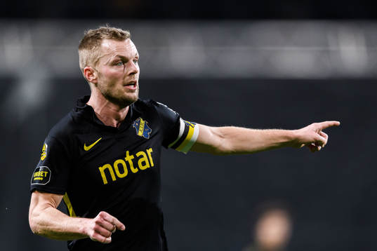 s Sebastian Larsson