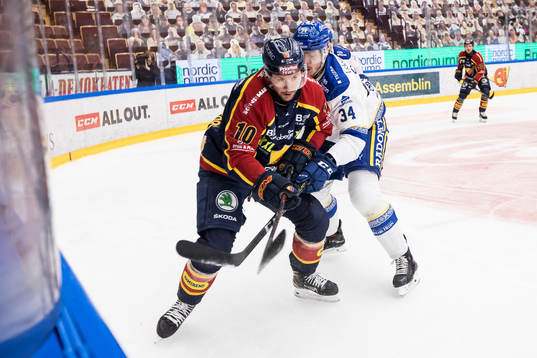 Leksands Peter Cehlarik och Djurgårdens Niclas Bergfors