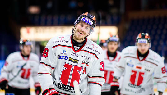 Örebros Emil Larsson jublar