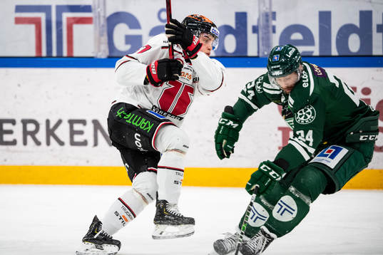 Örebros Glenn Gustafsson och Färjestads Jonathon Blum