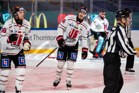 Örebros Emil Larsson deppar